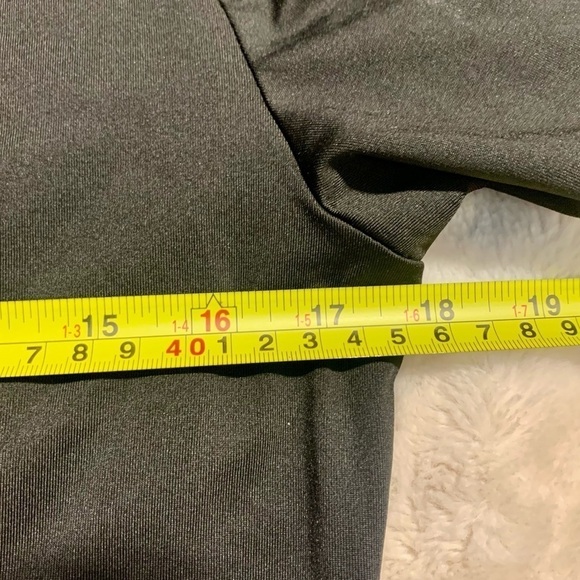 NEW Crop Top Large Black Short-Sleeved Lightweight Crewneck Stretch NWOT - Picture 11 of 12